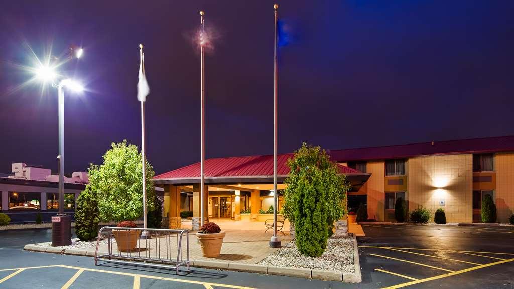 Americinn By Wyndham Appleton Downtown Exterior photo