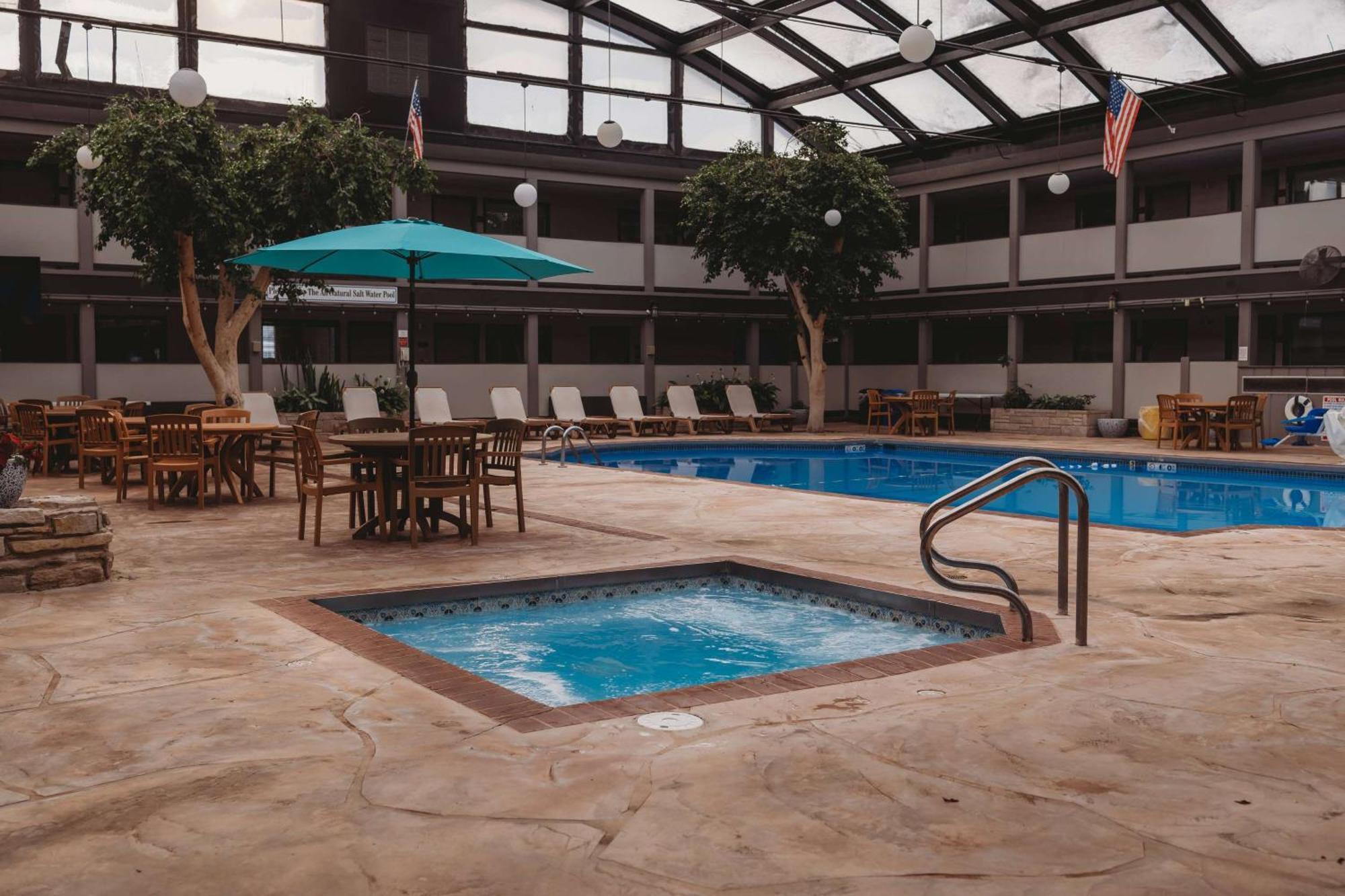 Americinn By Wyndham Appleton Downtown Exterior photo