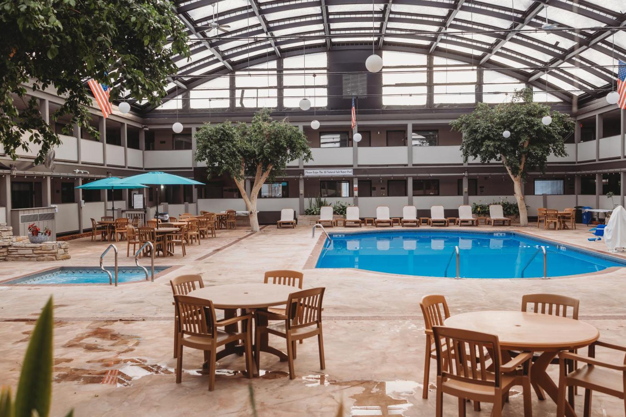 Americinn By Wyndham Appleton Downtown Exterior photo